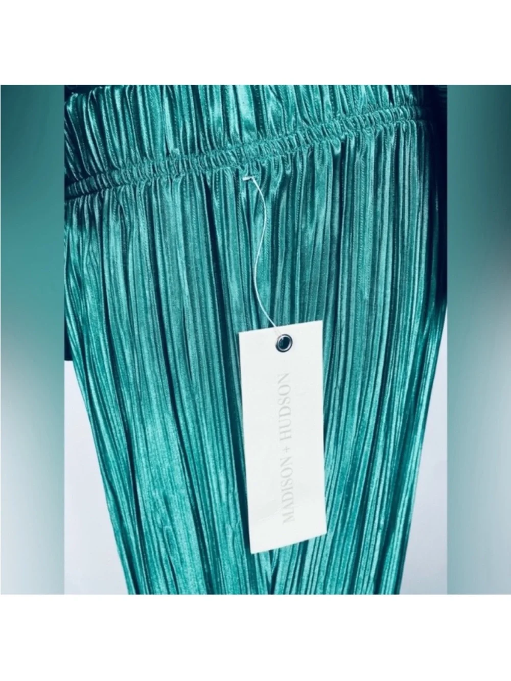 NWT Madison + Hudson green button down top matching silky pant set size large